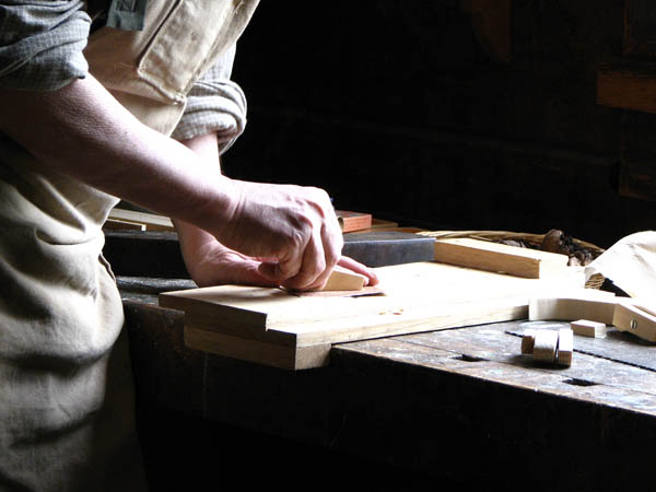 Nuestra <strong>carpintería de madera en  Zarza la Mayor</strong> es una empresa de <strong>herencia familiar</strong>, por lo que  contamos con gran <strong>experiencia </strong>en la profesión.